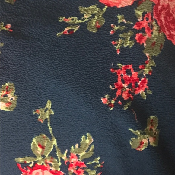 Beautiful Lularoe Cassie - Picture 2 of 2